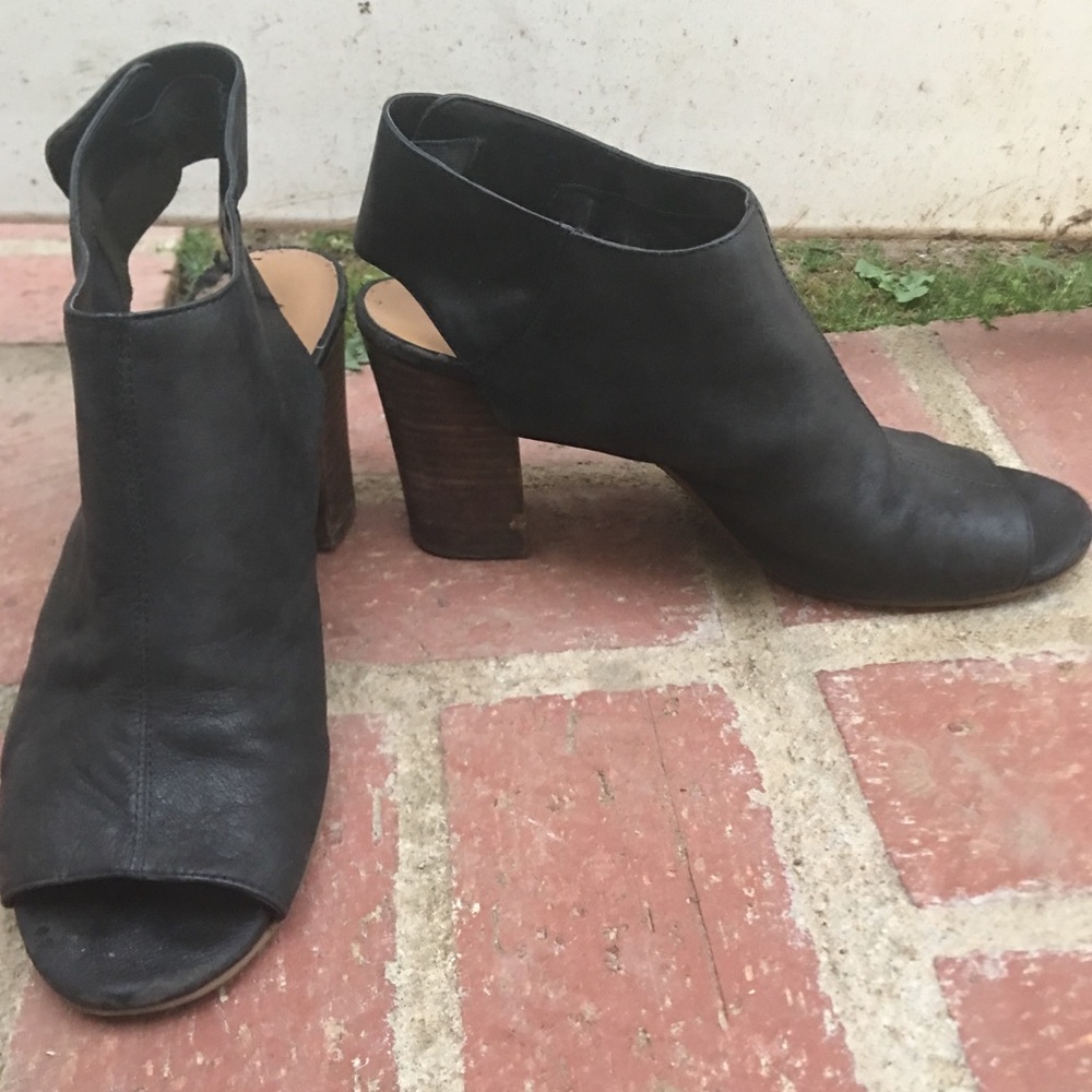 Black Nine West booties